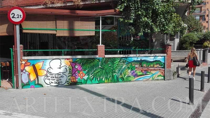 Decoración mural profesional en graffiti muro exterior Peña Bética Rubí - ArteExtra