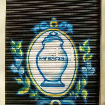 Decoración persiana graffiti en Barcelona - Gràcia 2