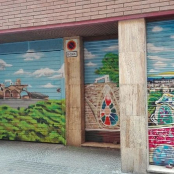 Entrada parking Gracia Barcelona decorada en graffiti profesional por ArteExtra