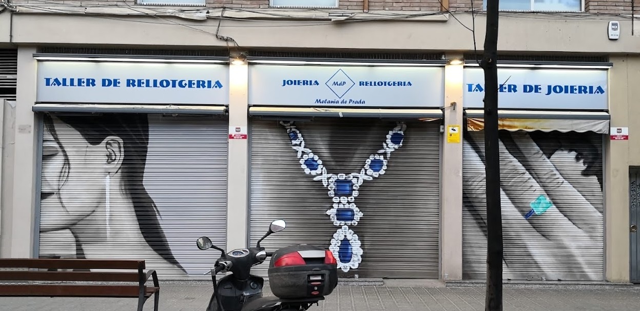 Decoración pintor graffiti profesional persianas Joyeria Melania de Prada en Barcelona