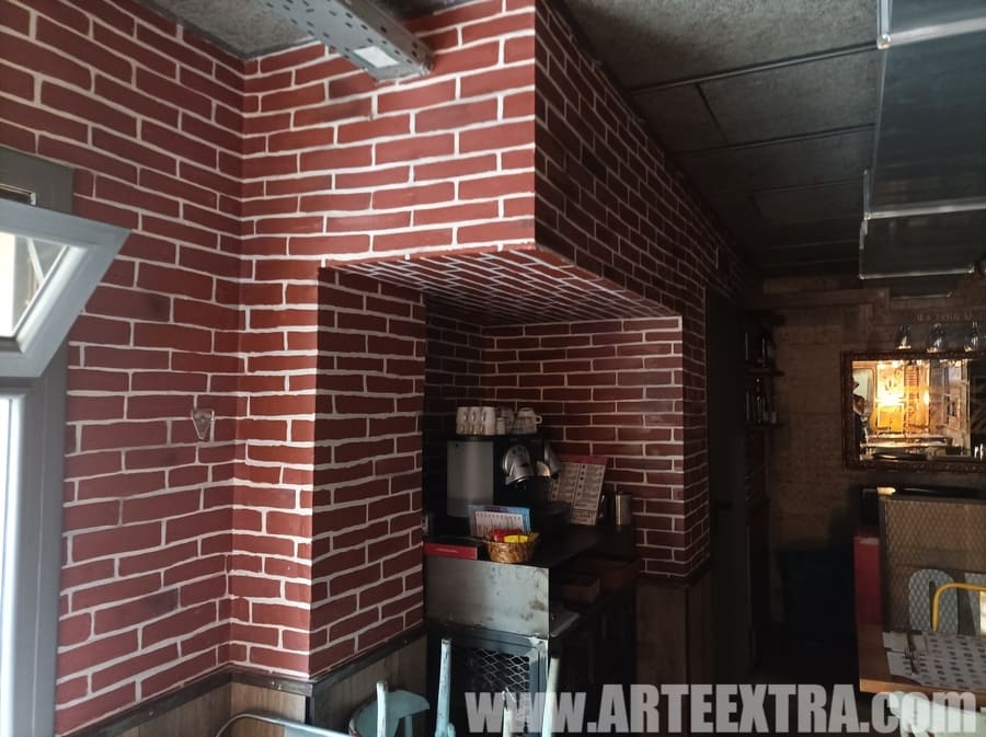 Rincón cafetera restaurante decorado falso ladrillo en Barcelona - ARTEEXTRA