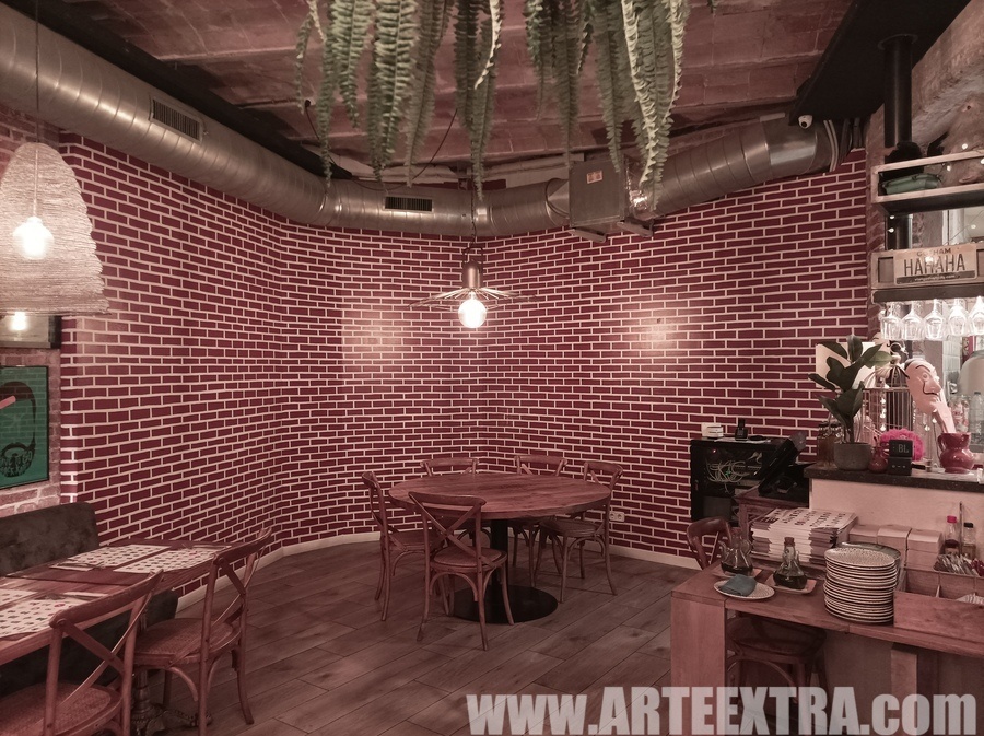 Rincón sala restaurante Ovante con falso ladrillo en Barcelona - ARTEEXTRA