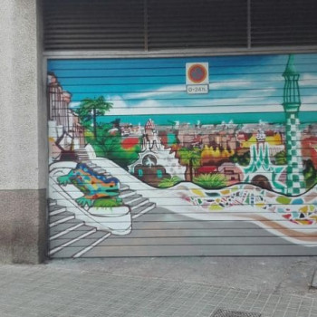 Parking Guinardó Barcelona decorado con Park Güell en graffiti por ArteExtra