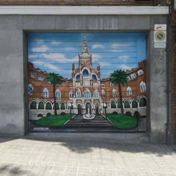 Parking decorado con entrada Hospital Sant Pau en Barcelona por ArteExtra