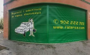 Persiana graffiti parking Ralarsa Barcelona - ArteExtra