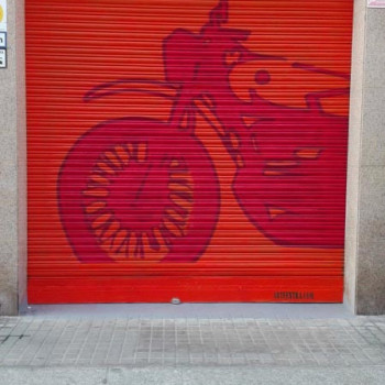 Persiana graffiti taller mecánico Sants Barcelona 2017