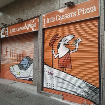 Persianas graffiti Little Caesars Barcelona 1