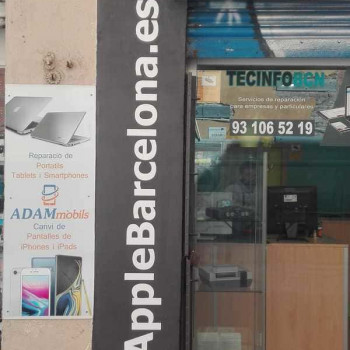 Rotulación nombre comercial pintado por ArteExtra para Apple Barcelona