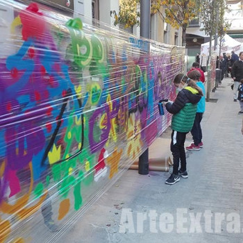 Taller graffiti en calle Barcelona por ARTEEXTRA