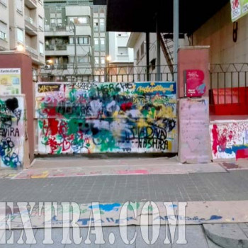 Taller graffiti street art en Mercat Horta Barcelona - Plano general pared calle - ArteExtra 2017