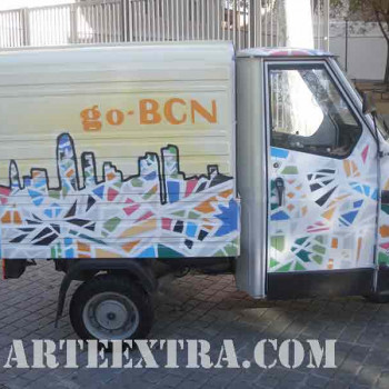 Detalle graffiti decoración personalizada de furgoneta en Barcelona por ARTEEXTRA