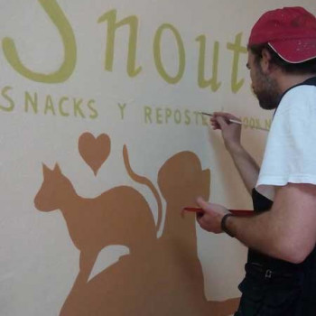 Decoración pintura para Snouts en tienda de Barcelona - ArteExtra