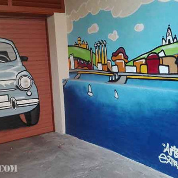 Puerta metálica y pared lateral parking decorada con 600 en espray graffiti Eixample Barcelona - ArteExtra - 2