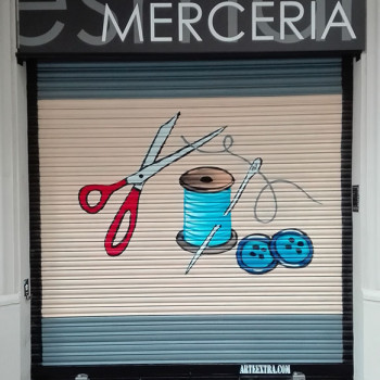 Persiana graffiti mercería en Barcelona por ARTEEXTRA